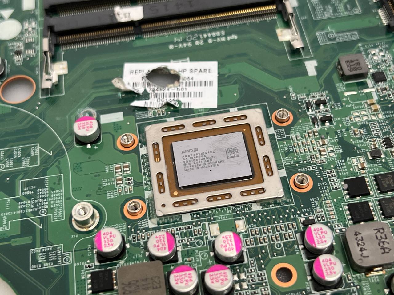HP 15T-N200 Motherboard 737181-001 / DA0U83MB6E0