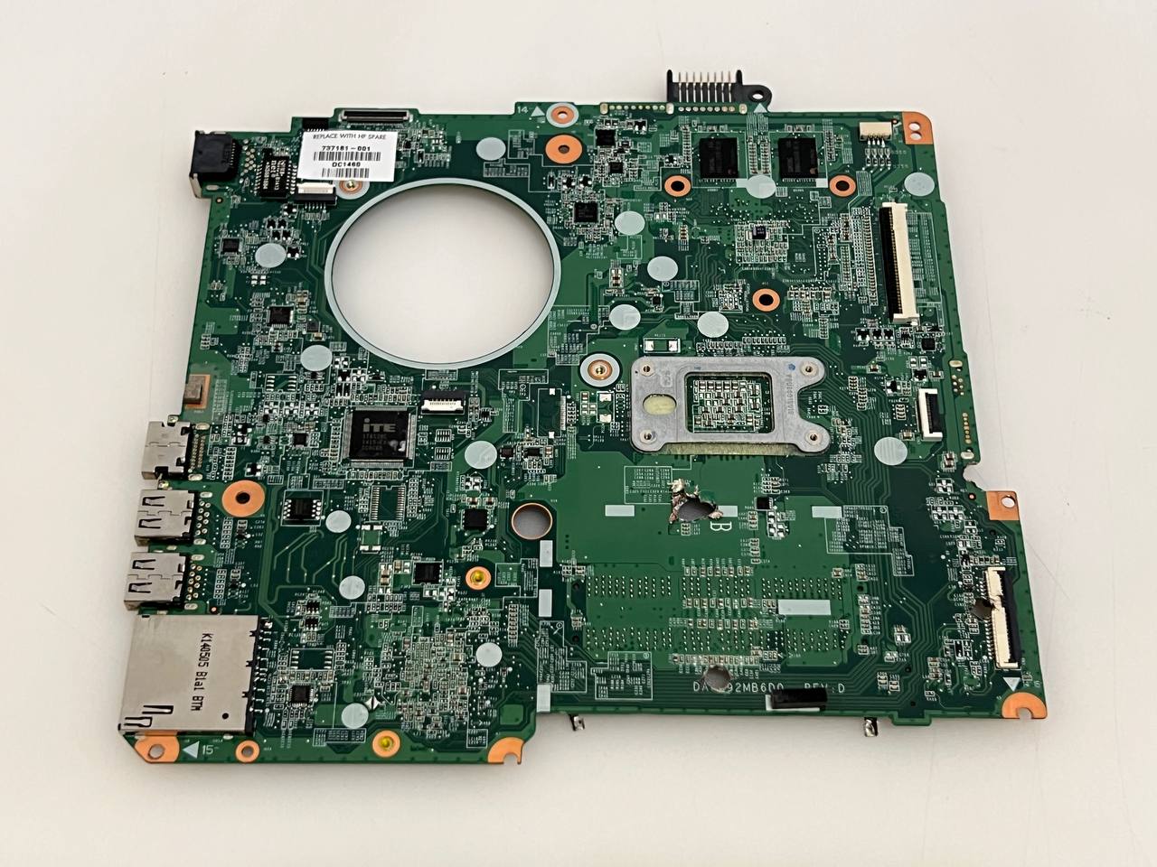 HP 15T-N200 Motherboard 737181-001 / DA0U83MB6E0