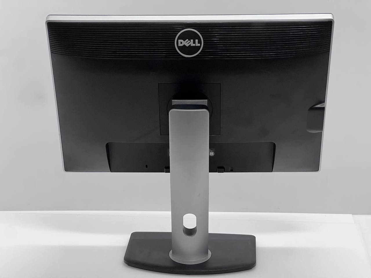 Dell U2412Mc 24″ UltraSharp LCD Monitor – WUXGA, IPS Display
