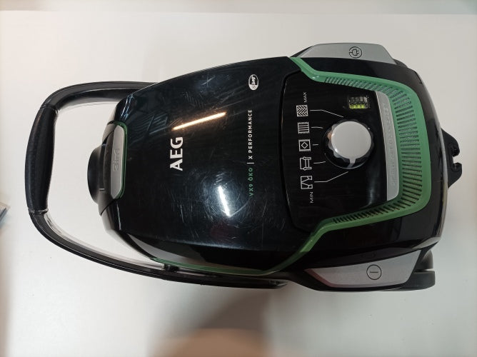 Ecost Customer Return, Aeg VX9/2 Vacuum cleaner with bag Eek A (850 Watts, only 65 dB (A), Hard Floo