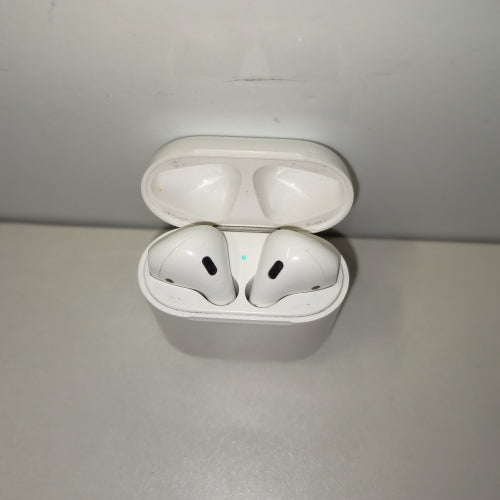 Ecost customer return Apple AirPods avec bo?®tier de Charge Filaire (2?µ‰ g?©n?©ration)
