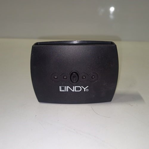 Ecost customer return Lindy USB 2.0 Switch Classic