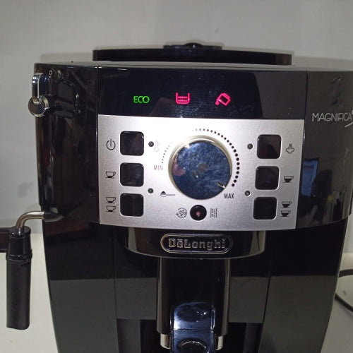 Ecost customer return DeLonghi Magnifica S ECAM 22.110.B fully automatic coffee machine with milk f