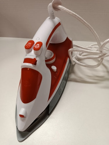 Ecost Customer Return, Hoover IRONjet TIM 2500 Dry & Steam iron Ceramic soleplate 2500 W White, Red