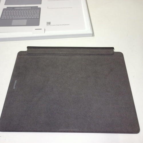 Ecost customer return Microsoft Surface Pro 8/X Cover Alcantara + Pen  Black, Black