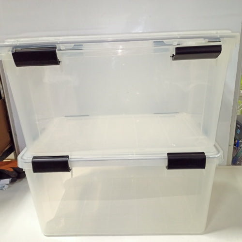 Ecost customer return Iris Ohyama Airtight Storage Boxes, 50 litres, with Clips, Stackable, for Gara