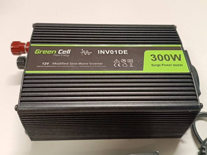 Ecost customer return Green Cell® 300 W / 600 W 12 V to 230 V Sine Wave Volt Car Voltage Converter I